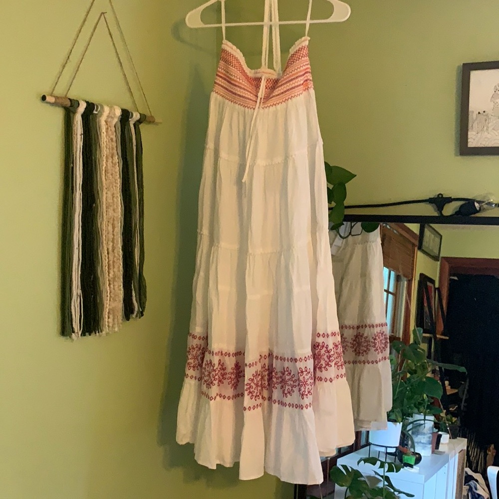 White embroidered maxi dress. Size 12 EU 40